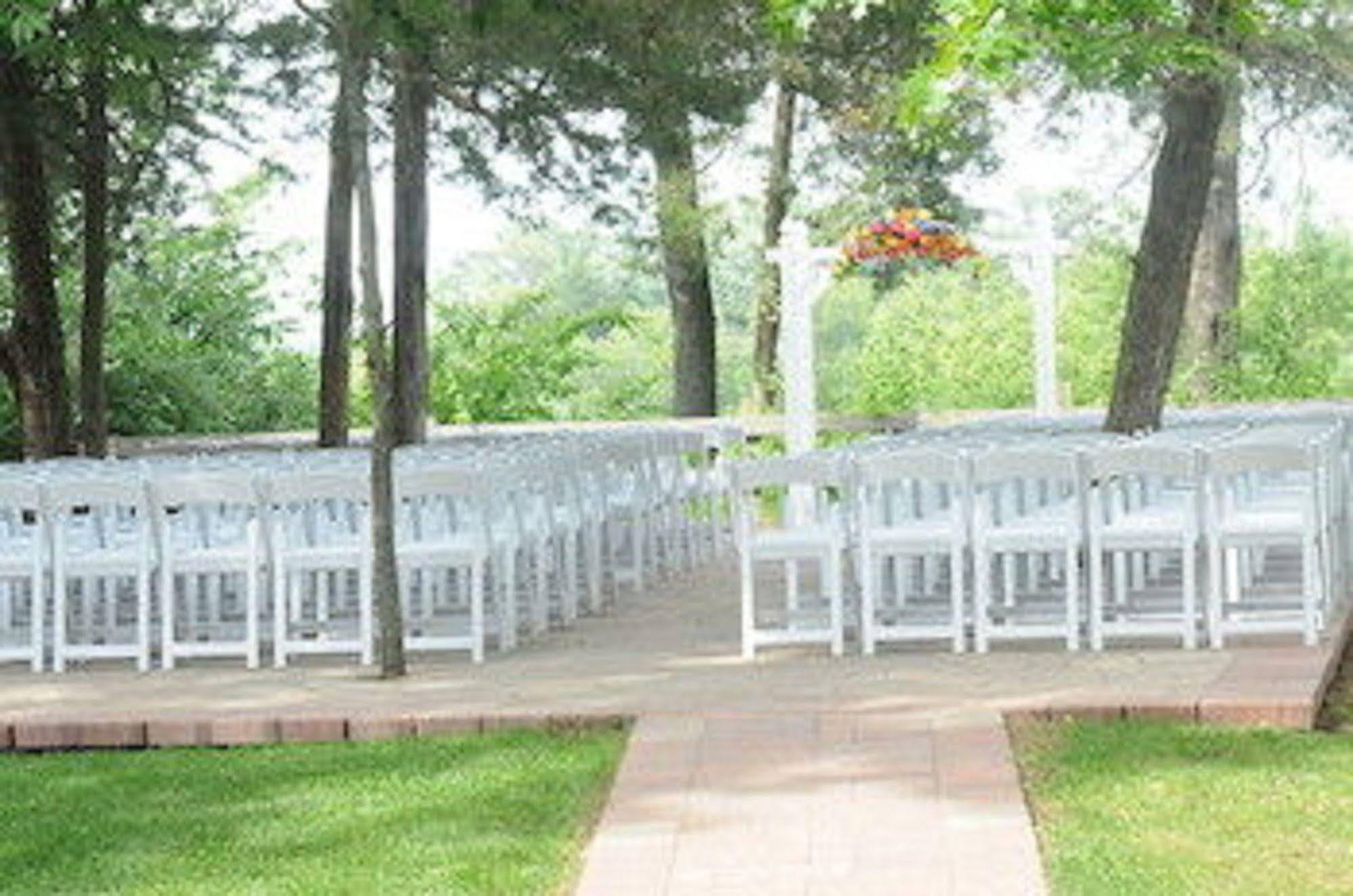 Starved Rock Lodge & Conference Center Utica Extérieur photo
