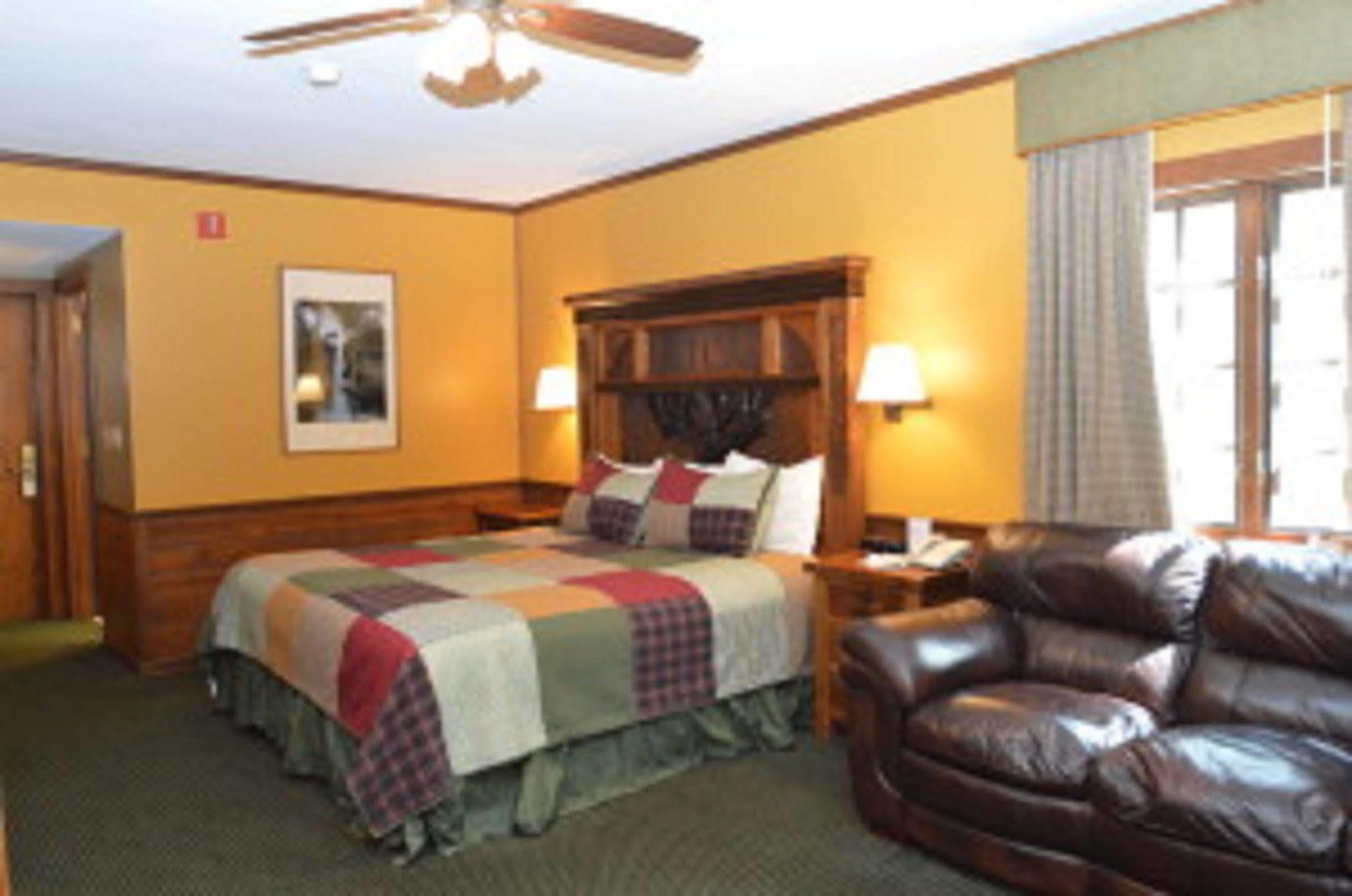 Starved Rock Lodge & Conference Center Utica Extérieur photo