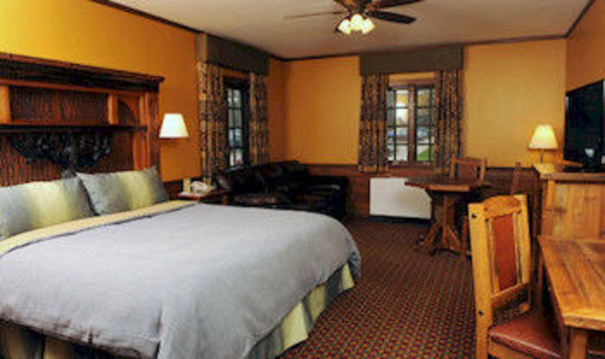 Starved Rock Lodge & Conference Center Utica Extérieur photo