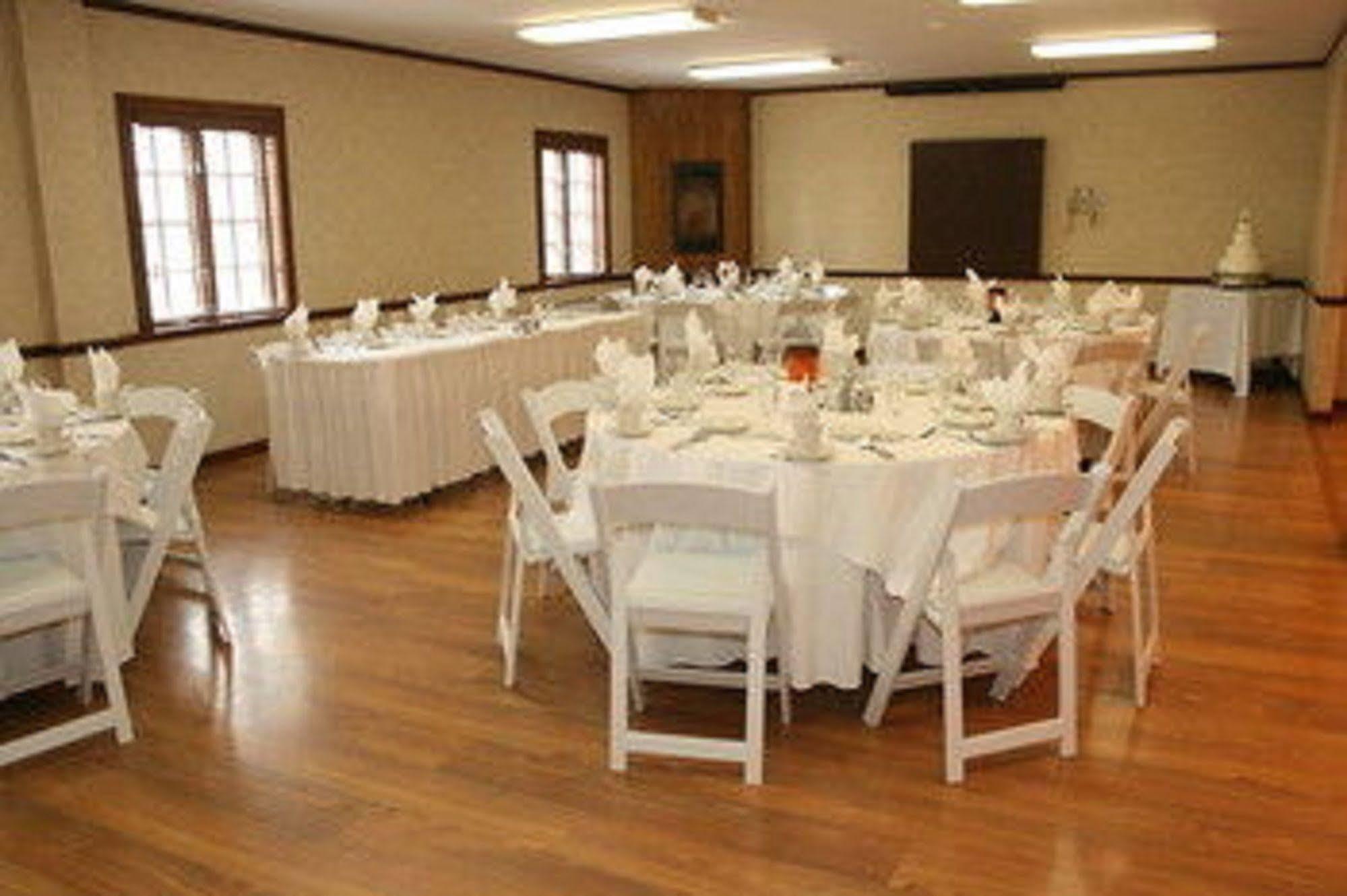 Starved Rock Lodge & Conference Center Utica Extérieur photo