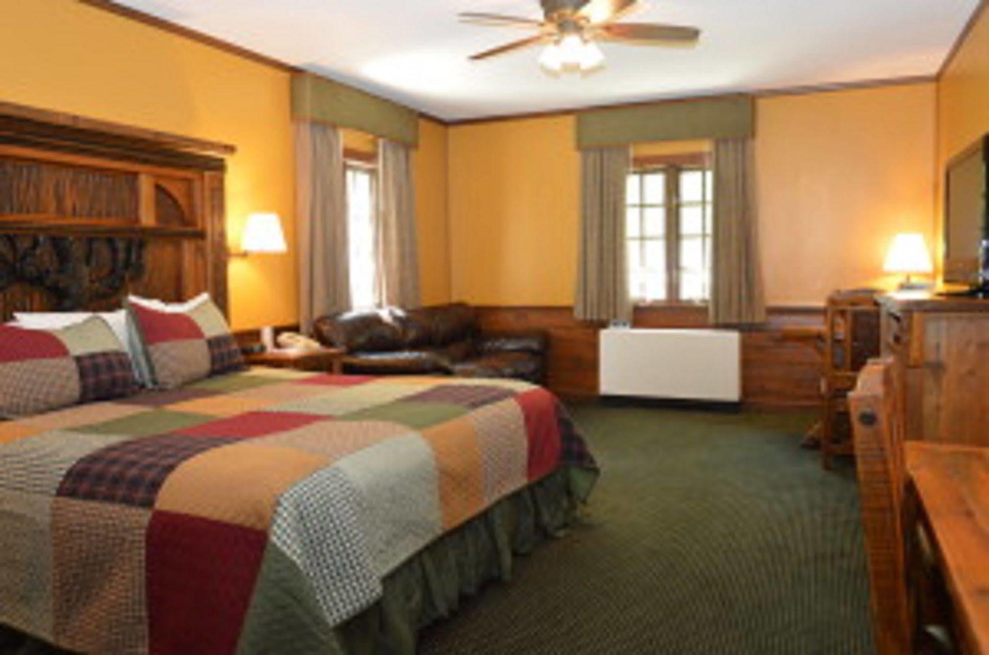 Starved Rock Lodge & Conference Center Utica Extérieur photo